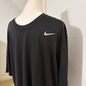 EUC Nike Dri-Fit Mens Black Workout T-Shirt XL Short-Sleeve Logo Crew Neck